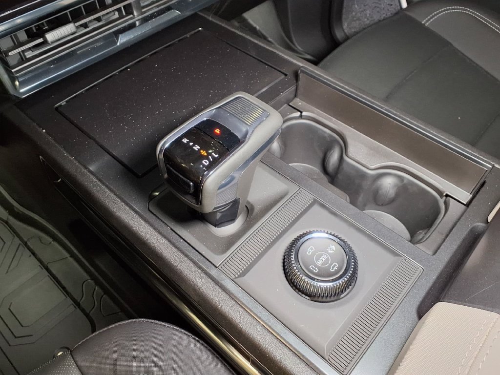 Used 2026 GMC Hummer EV SUV w/ LPO, Illumination Package AWD/4WD image 19