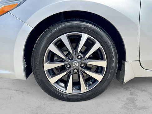 Used 2016 Nissan Altima 2.5 SV FWD image 13