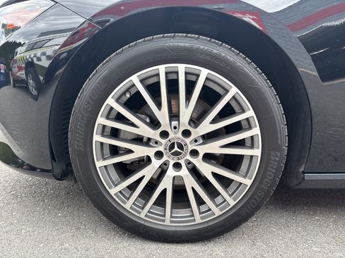 Used 2022 Mercedes-Benz CLA 250 4MATIC image 11