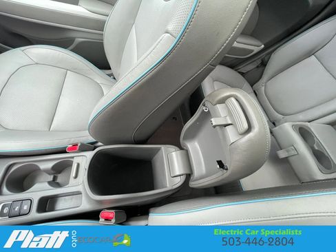 Used 2017 Kia Soul EV + w/ Sun & Fun Package image 29