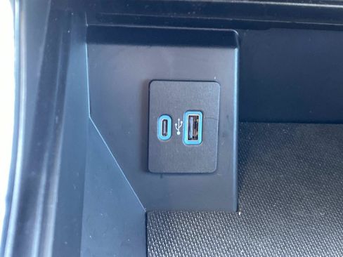 Used 2022 Ford F150 Lariat AWD/4WD image 33