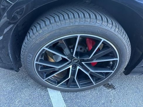 Used 2023 Audi Q8 Premium Plus w/ Premium Plus Package image 13