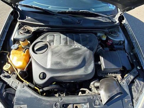 Used 2012 Chrysler 200 Touring image 27