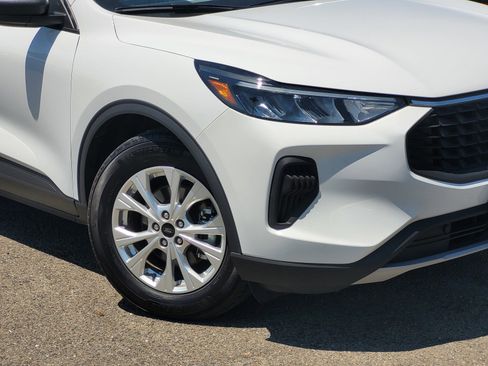 Used 2023 Ford Escape Active image 9