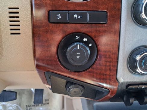 Used 2014 Ford F250 King Ranch w/ FX4 Off-Road Package AWD/4WD image 18