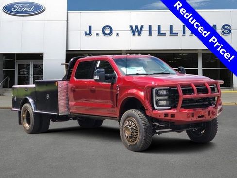 New 2025 Ford F550 4x4 Crew Cab Super Duty image 1