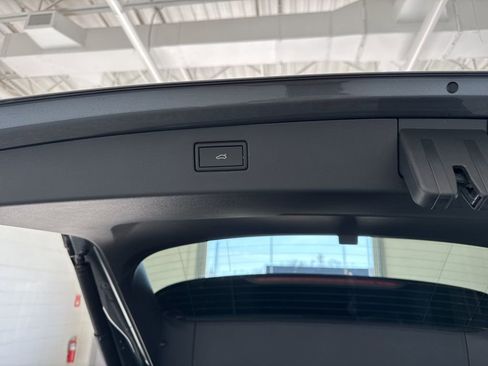 New 2026 Volkswagen Tiguan SE R-Line AWD/4WD image 26
