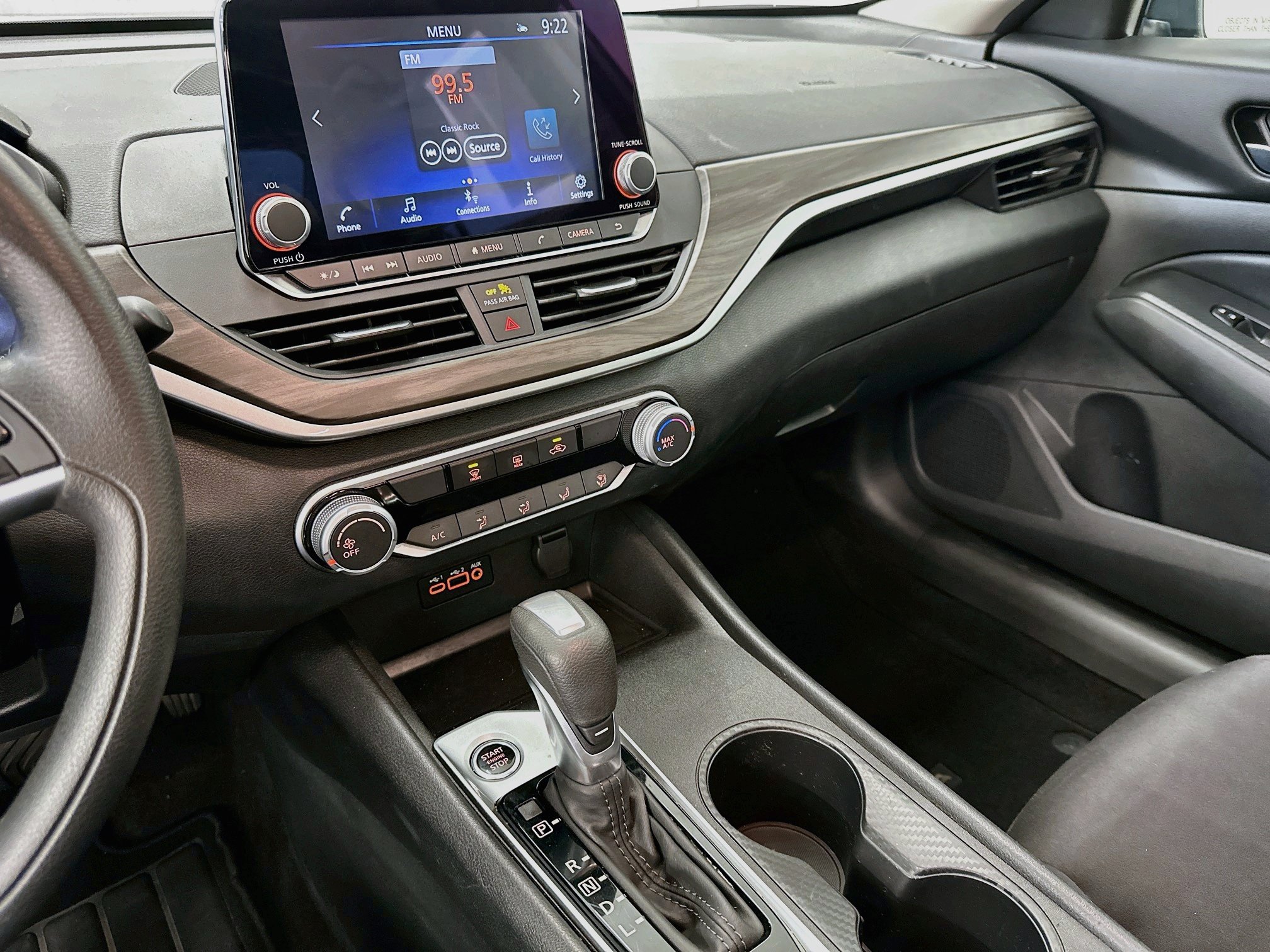 Used 2025 Nissan Altima 2.5 SV FWD image 25