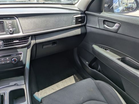 Used 2017 Kia Optima LX FWD image 17