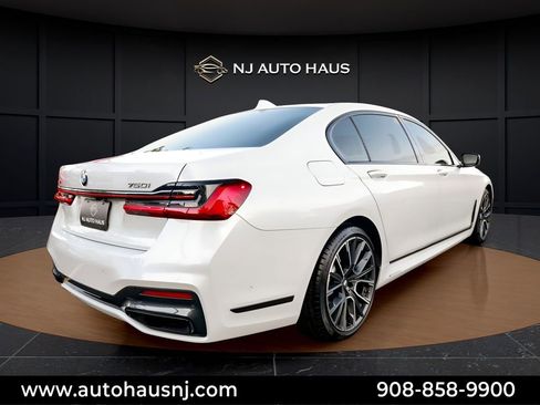 Used 2021 BMW 750i xDrive w/ M Sport Package AWD/4WD image 8