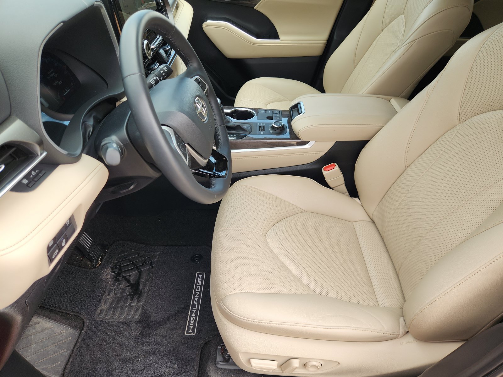Used 2024 Toyota Highlander Limited AWD/4WD image 16