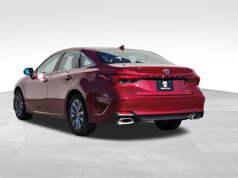 Used 2022 Toyota Avalon XLE FWD image 7