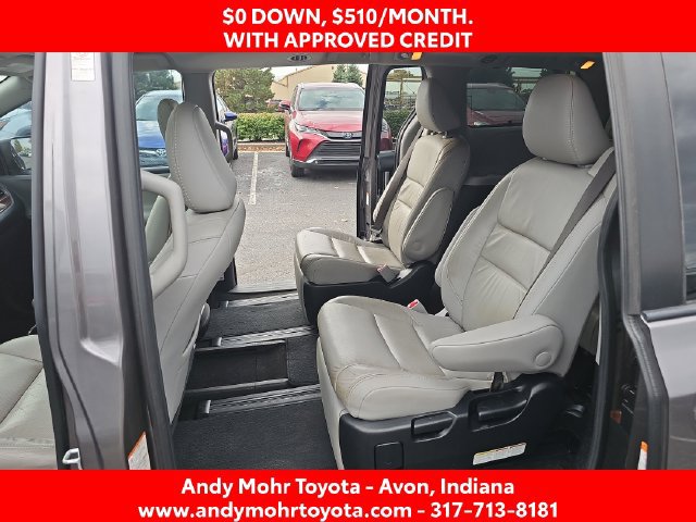 Used 2018 Toyota Sienna Limited FWD image 17
