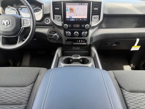 New 2026 RAM 1500 Express AWD/4WD image 10