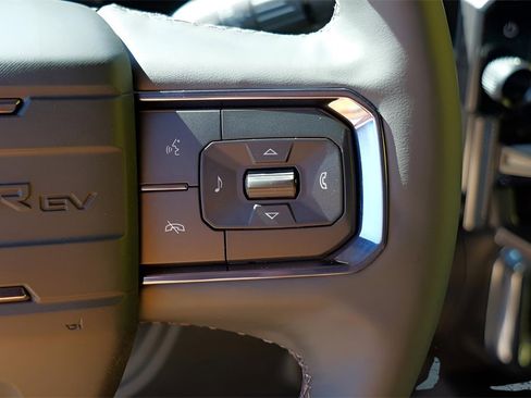 New 2026 GMC Hummer EV 4x4 Crew Cab image 13