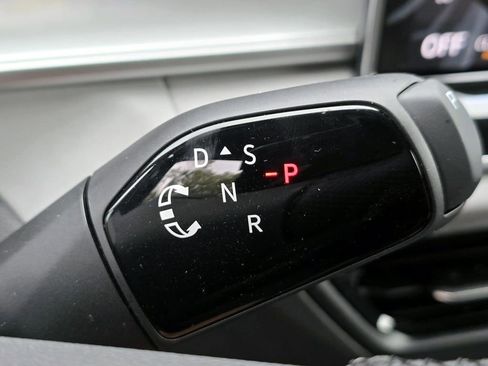 New 2026 Volkswagen Tiguan SE R-Line image 13