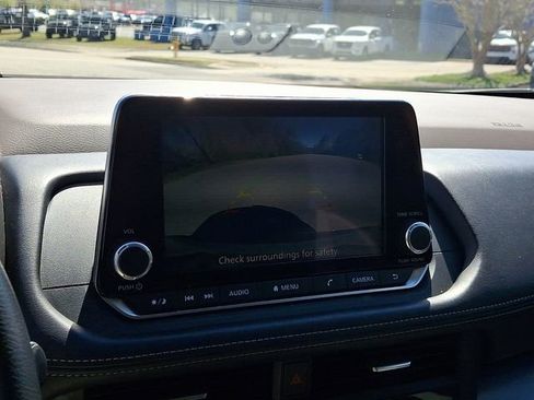 Used 2023 Nissan Rogue SV image 20