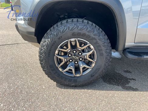 Certified 2025 Chevrolet Colorado ZR2 w/ Technology Package AWD/4WD image 11