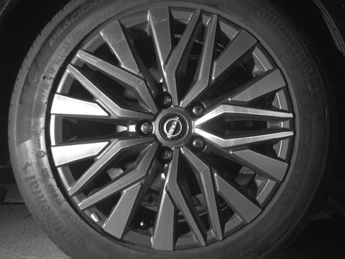 Used 2025 Nissan Altima 2.5 SV FWD image 15