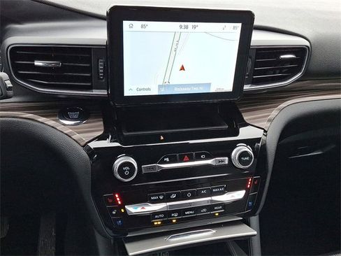 Used 2023 Ford Explorer Limited w/ Equipment Group 301A image 16