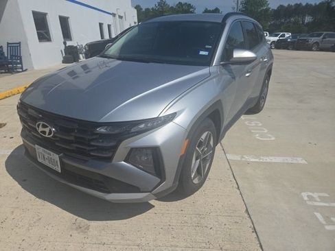 Used 2025 Hyundai Tucson SEL FWD image 2