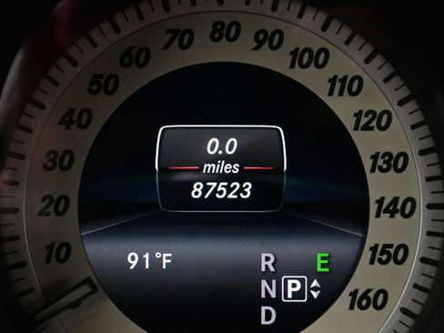 Used 2015 Mercedes-Benz E 350 4MATIC Sedan image 24