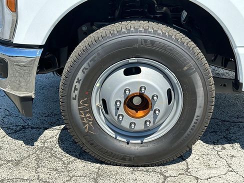 New 2024 Ford F350 XL w/ XL Chrome Package image 7