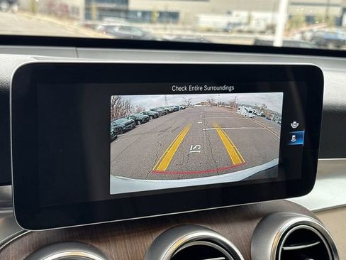 Used 2020 Mercedes-Benz GLC 300 4MATIC w/ Multimedia Package image 17