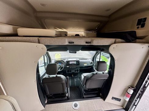 Used 2022 Mercedes-Benz Sprinter 3500 image 40