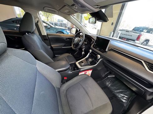 Used 2023 Toyota RAV4 LE AWD/4WD image 46