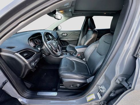 Used 2021 Jeep Cherokee Limited FWD image 23