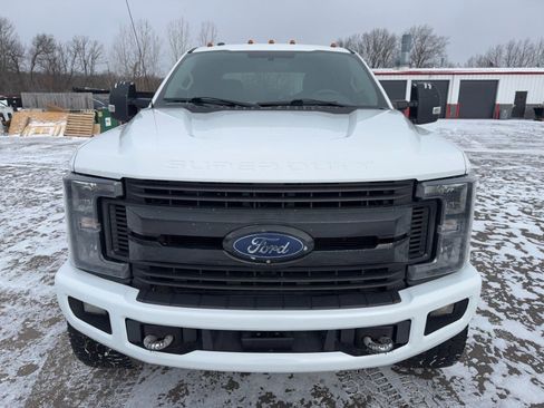 Used 2017 Ford F250 XLT w/ XLT Premium Package image 8