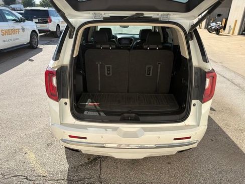 Used 2022 GMC Acadia Denali w/ Denali Technology Package AWD/4WD image 15