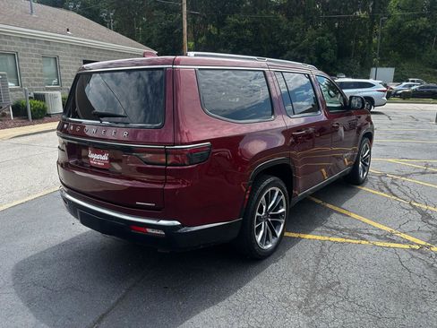 Used 2022 Jeep Wagoneer Series III w/ Premium Group I AWD/4WD image 7