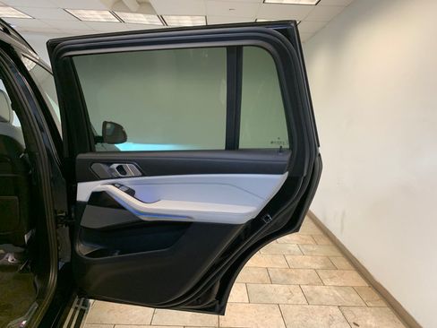 Used 2024 BMW X7 xDrive40i w/ M Sport Package AWD/4WD image 73