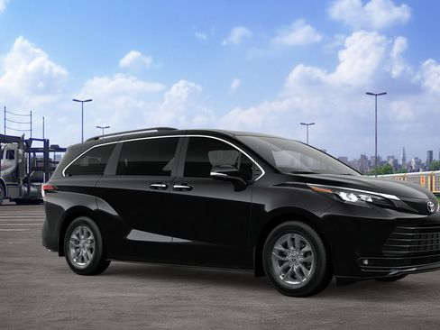 New 2026 Toyota Sienna XLE AWD/4WD image 14