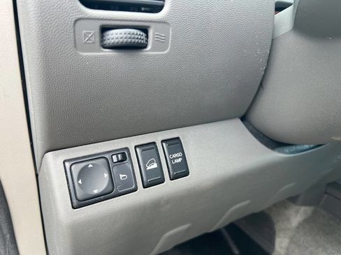 Used 2015 Nissan Frontier SV w/ SV Value Truck Package AWD/4WD image 10
