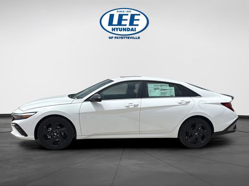 New 2026 Hyundai Elantra SEL Sport FWD image 6