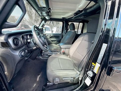 Used 2023 Jeep Gladiator Sport image 22