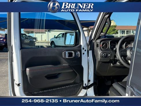 Used 2024 Jeep Wrangler Unlimited Rubicon w/ Safety Group image 9