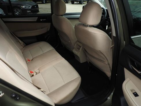 Used 2019 Subaru Outback 2.5i Premium AWD/4WD image 9