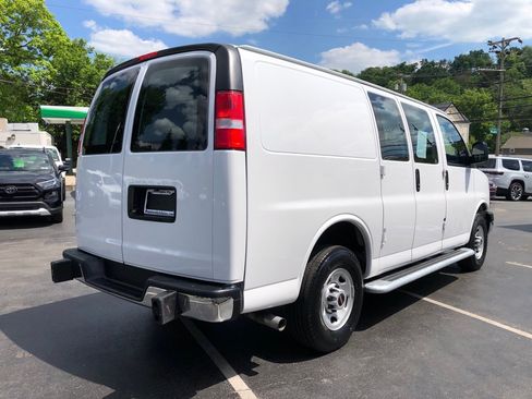 Used 2024 GMC Savana 2500 w/ Driver Convenience Package RWD image 6