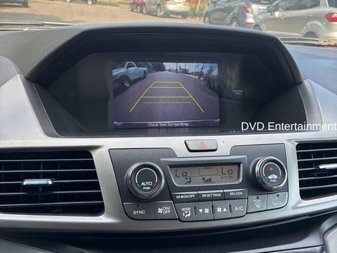 Used 2016 Honda Odyssey SE image 5