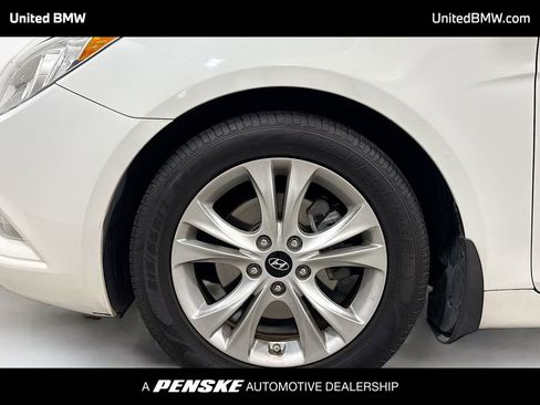 Used 2012 Hyundai Sonata Limited w/ Navigation Pkg image 2