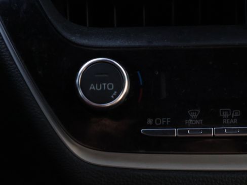 Used 2023 Toyota Corolla SE image 25