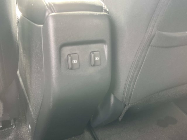 Used 2024 Nissan Kicks SR FWD image 17