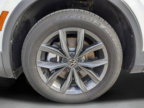 Used 2023 Volkswagen Tiguan SE image 42