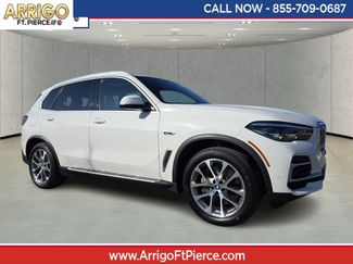 Used 2023 BMW X5 xDrive45e video 1