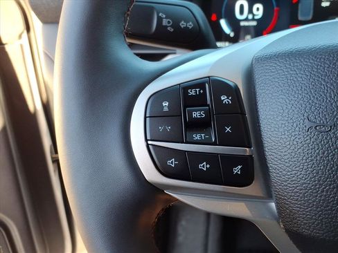 Used 2025 Ford Explorer Active w/ Active Comfort Package image 25