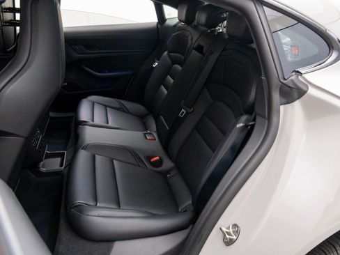 New 2026 Porsche Taycan GTS image 18